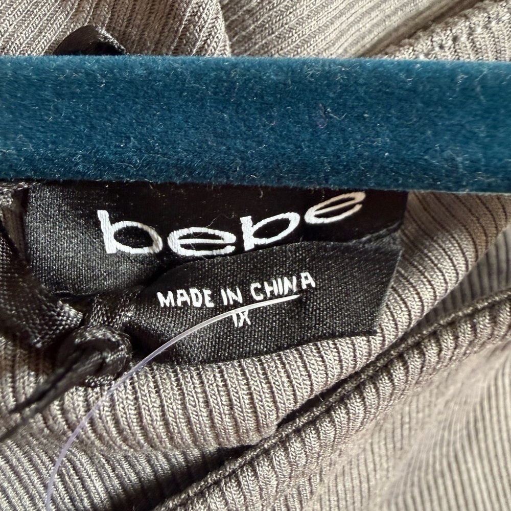 NWT Bebe Rhinestone Muscle Tee - Picture 3 of 3